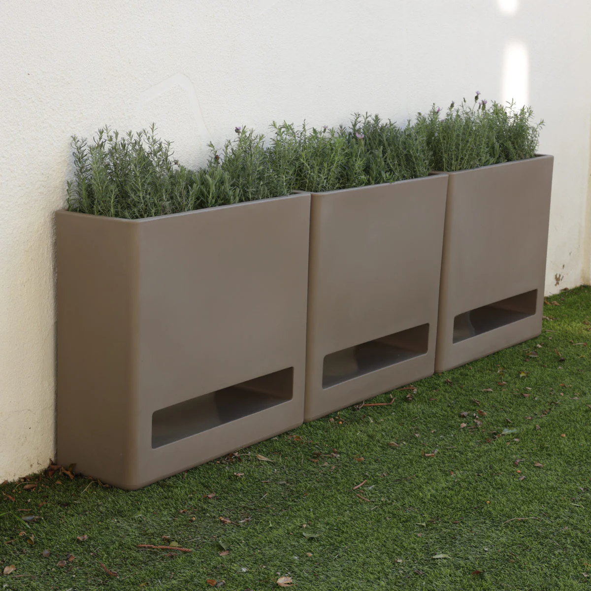 Jardinera alta rectangular con ruedas BROMELIA 28 - Image 6