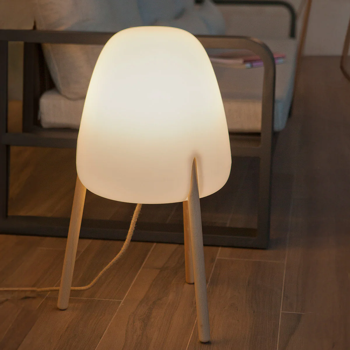 LÁMPARA DE PIE DE DISEÑO CON PATAS DE MADERA ROCKET 70 - Image 7