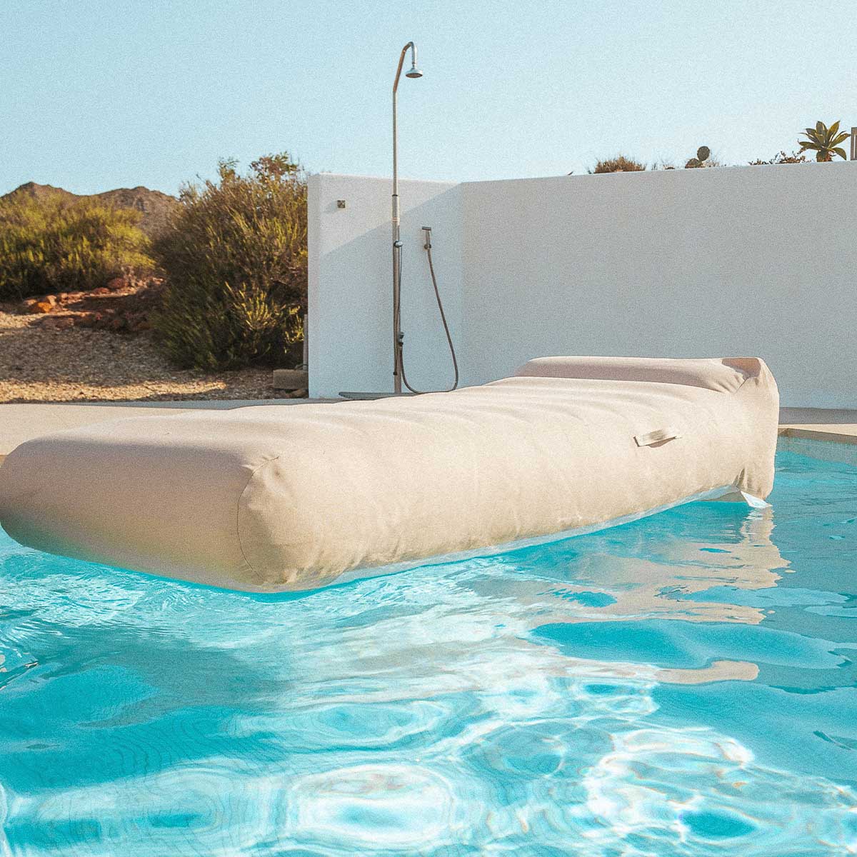 TUMBONA INFLABLE DE ALTA RESISTENCIA PARA JARDÍN Y PARA PISCINA (FLOTANTE) ILLETES - Image 19