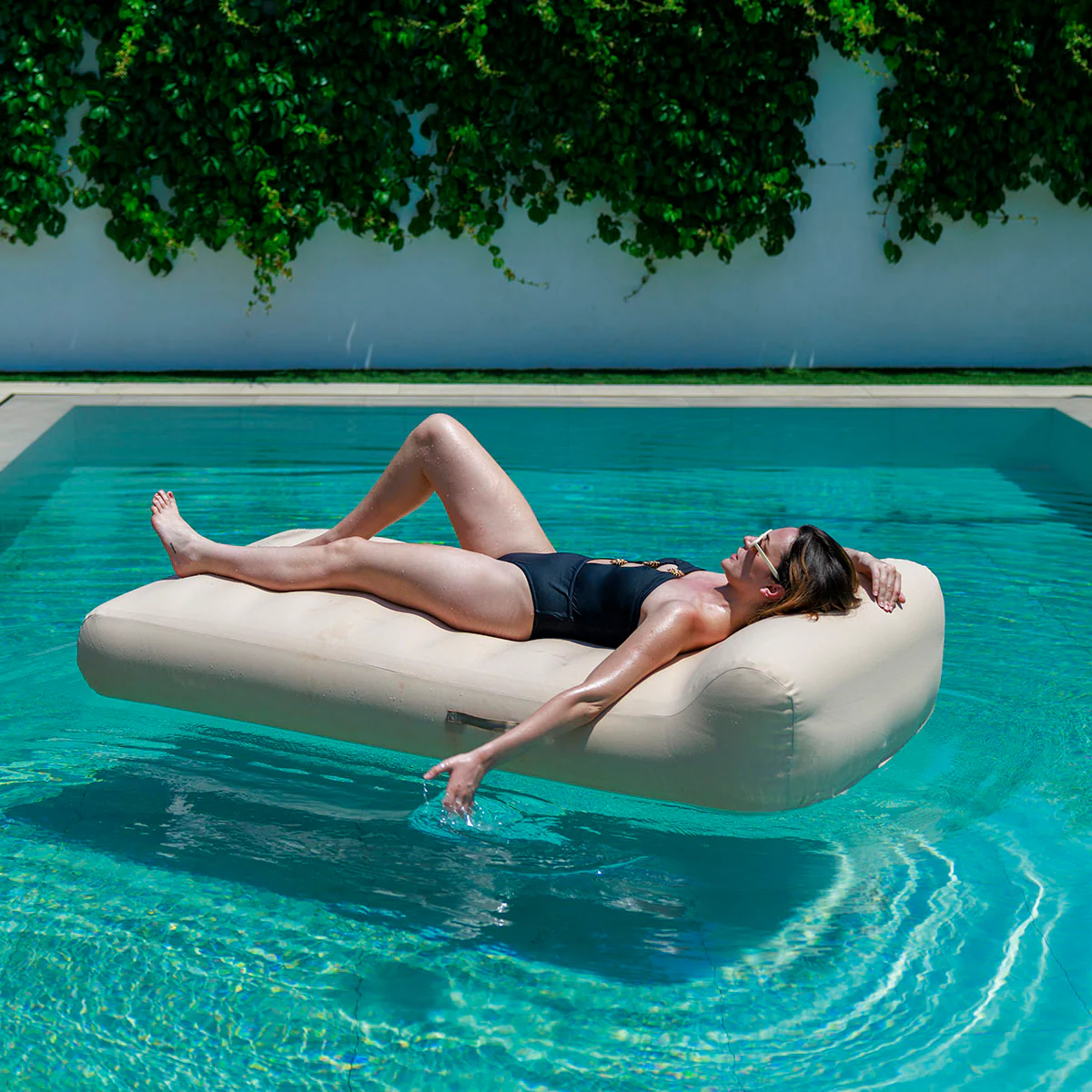 TUMBONA INFLABLE DE ALTA RESISTENCIA PARA JARDÍN Y PARA PISCINA (FLOTANTE) ILLETES - Image 5